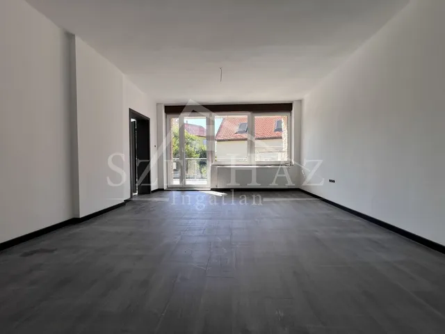 Eladó lakás Pécs 113 nm