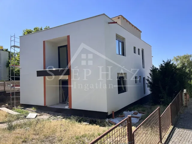 Eladó lakás Pécs 75 nm