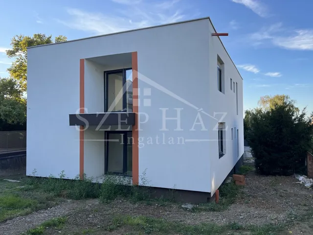 Eladó lakás Pécs 75 nm