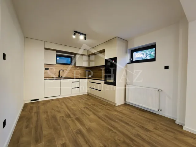 Eladó lakás Pécs, Bálics 80 nm