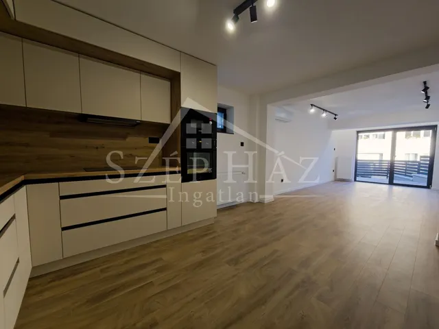 Eladó lakás Pécs, Bálics 80 nm