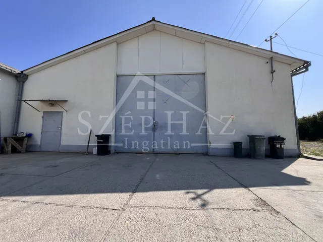 Eladó kereskedelmi és ipari ingatlan Pécs, Nagyárpád 545 nm