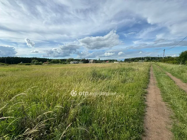 Eladó telek Abádszalók 560 nm