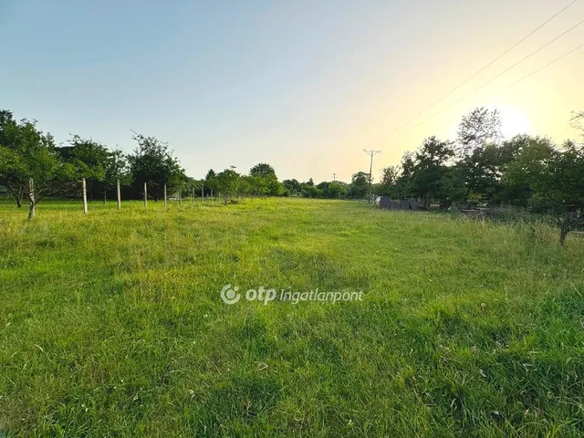 Eladó telek Tiszafüred 2104 nm