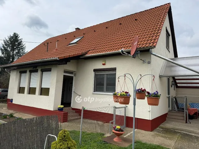 Eladó ház Tiszafüred 160 nm