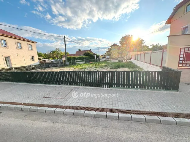 Eladó telek Tiszafüred 709 nm