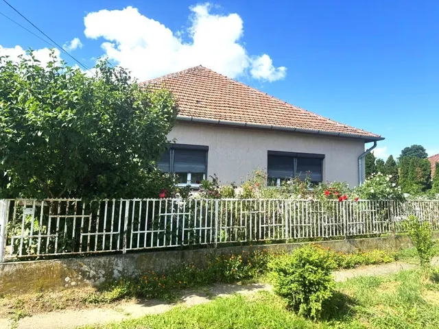 Eladó ház Tiszafüred 104 nm