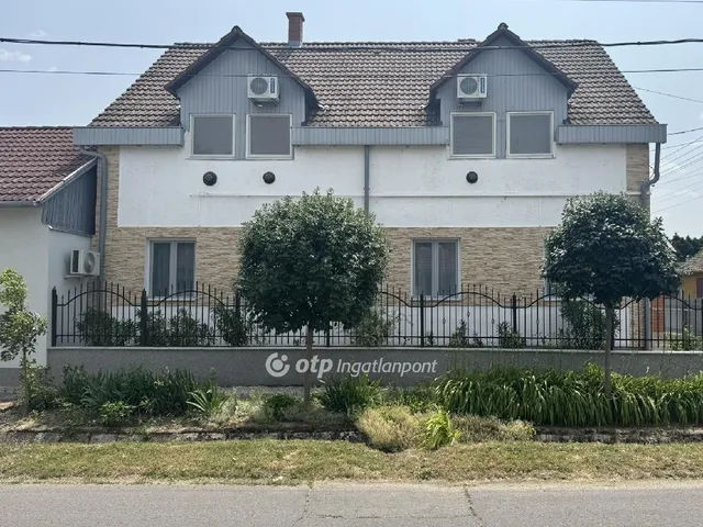 Eladó ház Abádszalók 500 nm