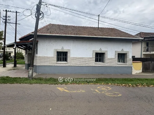 Eladó kereskedelmi és ipari ingatlan Tiszafüred 126 nm