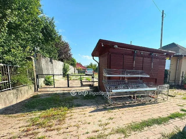 Eladó telek Poroszló 315 nm