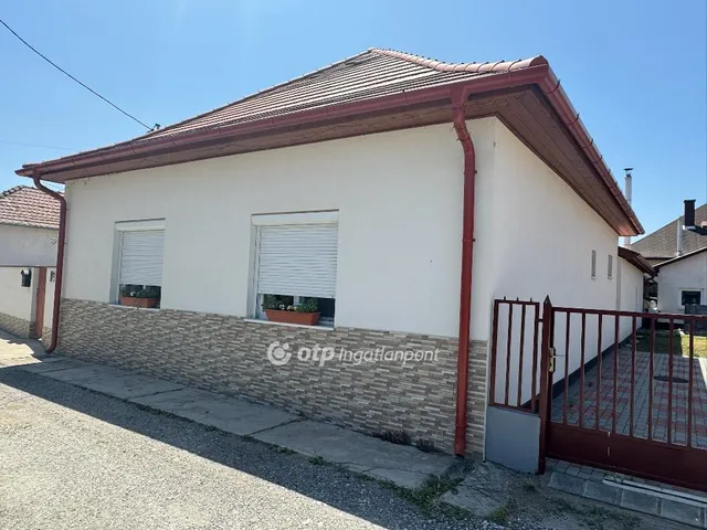 Eladó ház Tiszafüred 107 nm