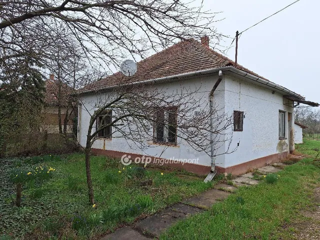 Eladó ház Tiszaörs 63 nm