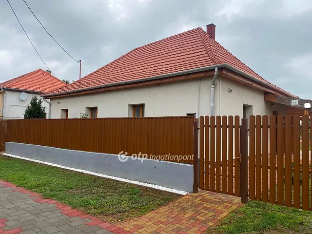 Eladó kereskedelmi és ipari ingatlan Egyek 193 nm