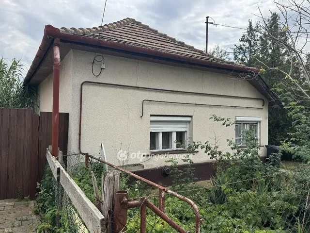 Eladó ház Tiszafüred 82 nm