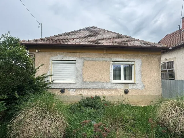 Eladó ház Tiszafüred, Tiszavég 57 nm