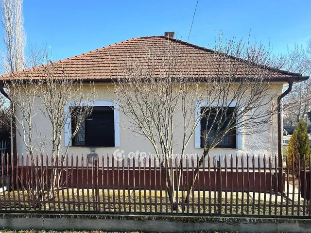 Eladó ház Poroszló 124 nm