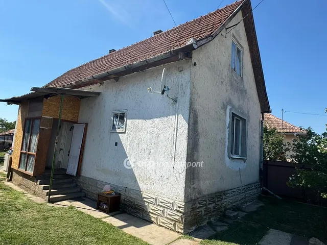 Eladó ház Tiszaszőlős 95 nm