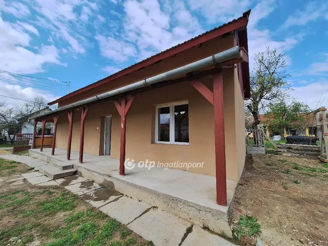 Eladó ház Abádszalók 53 nm