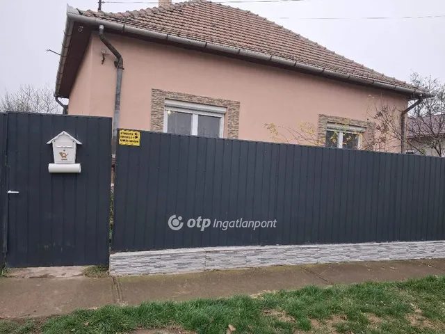 Eladó ház Tiszafüred 99 nm