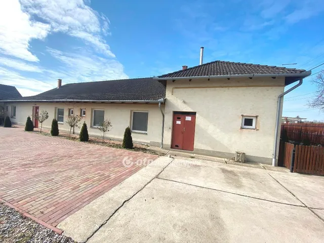 Eladó ház Tiszafüred 426 nm