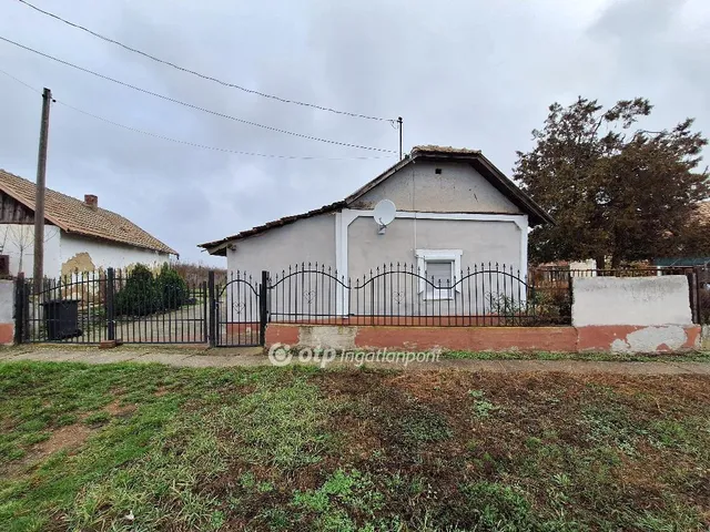 Eladó ház Tiszaigar 61 nm