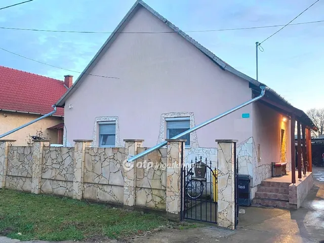 Eladó ház Tiszafüred 121 nm