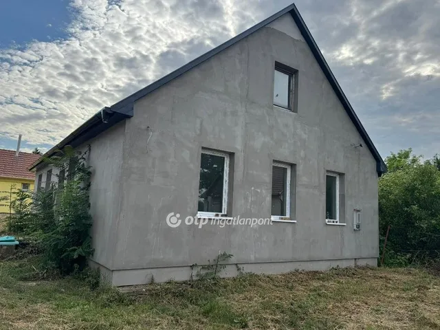 Eladó ház Poroszló 75 nm