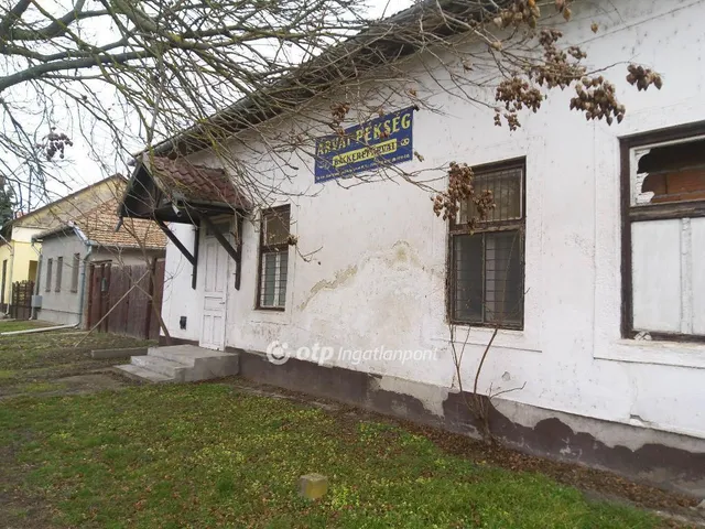 Eladó ház Tiszanána 160 nm