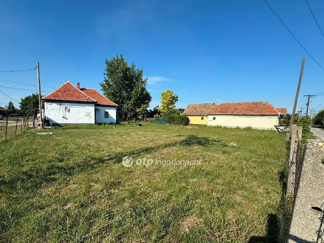 Eladó telek Poroszló 569 nm