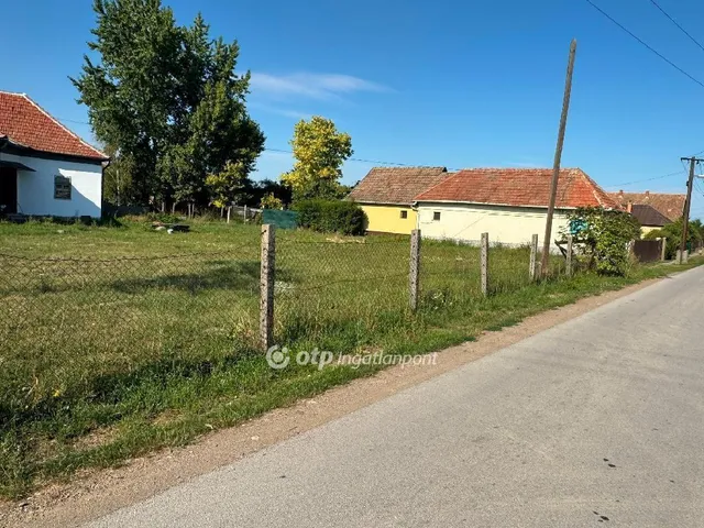 Eladó telek Poroszló 569 nm