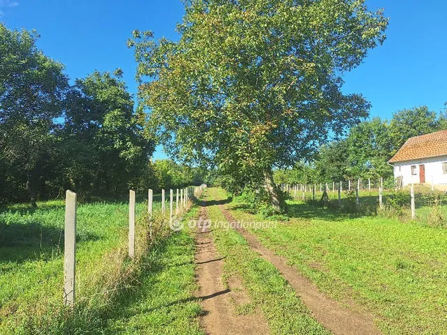 Eladó telek Tiszafüred 1966 nm