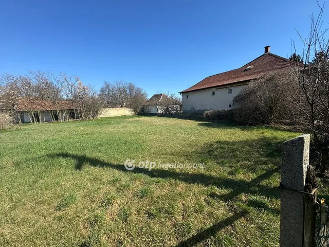 Eladó telek Poroszló 700 nm