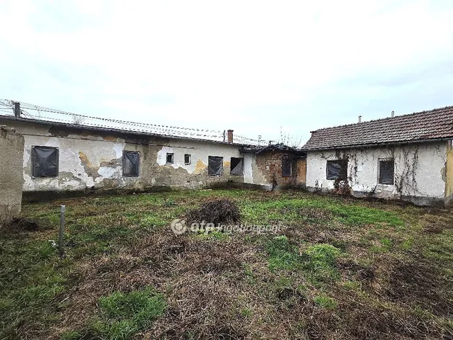 Eladó telek Tiszafüred 642 nm