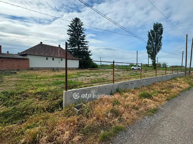 Eladó telek Tiszafüred 914 nm