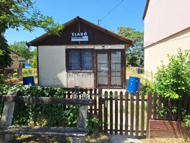 Eladó telek Abádszalók 440 nm