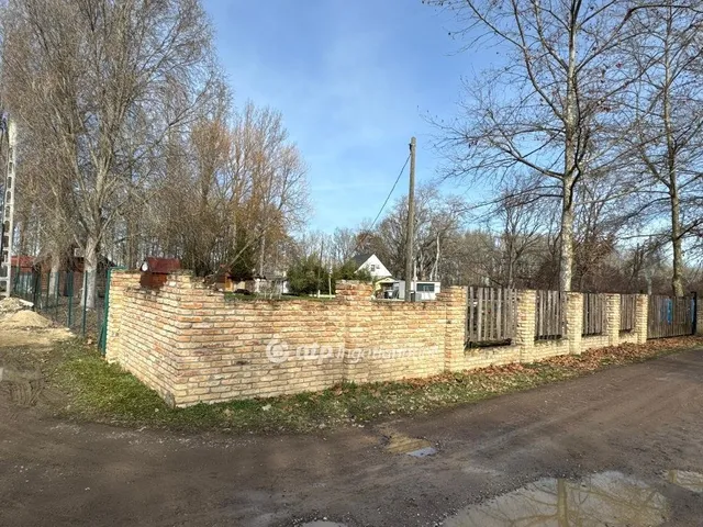 Eladó telek Tiszaderzs 2001 nm