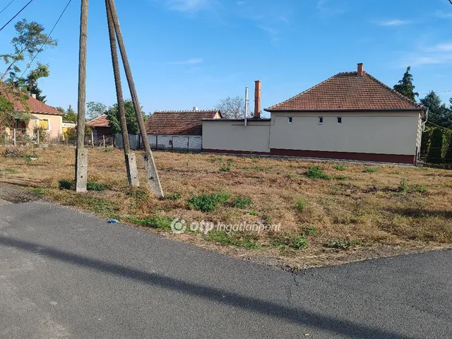 Eladó telek Poroszló 635 nm