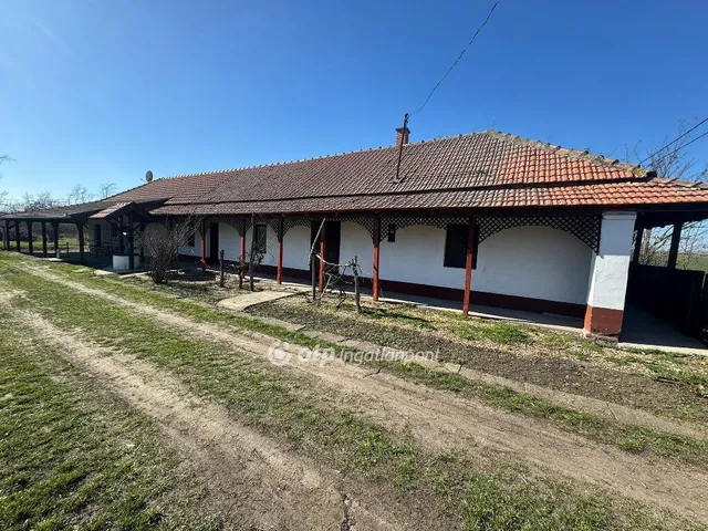 Eladó ház Tiszanána 108 nm