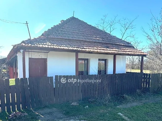 Eladó ház Tiszanána 108 nm
