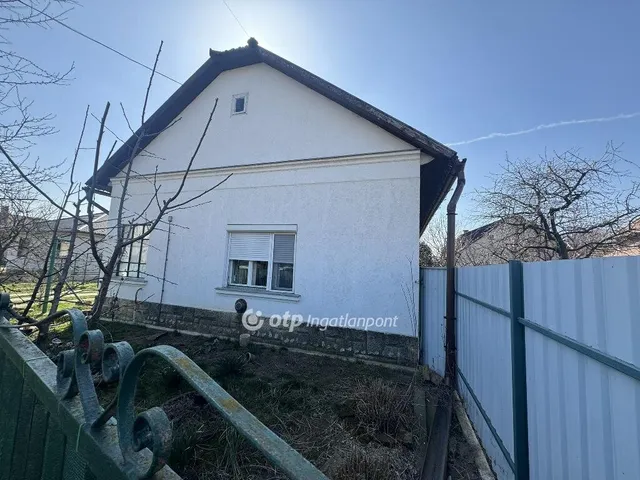 Eladó ház Tiszafüred 84 nm