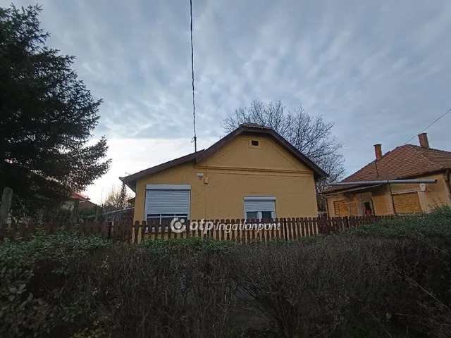 Eladó ház Tiszafüred 75 nm