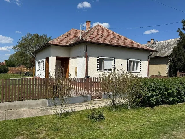 Eladó ház Abádszalók 97 nm