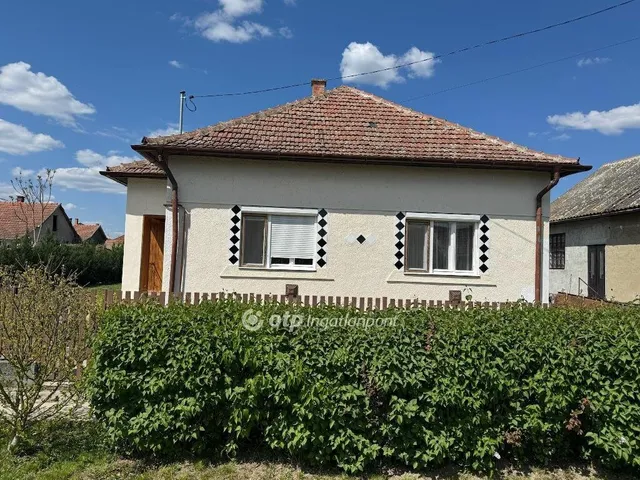 Eladó ház Abádszalók 97 nm