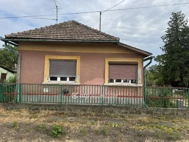 Eladó ház Tiszaigar 95 nm