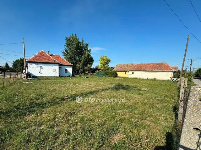 Eladó telek Poroszló 569 nm