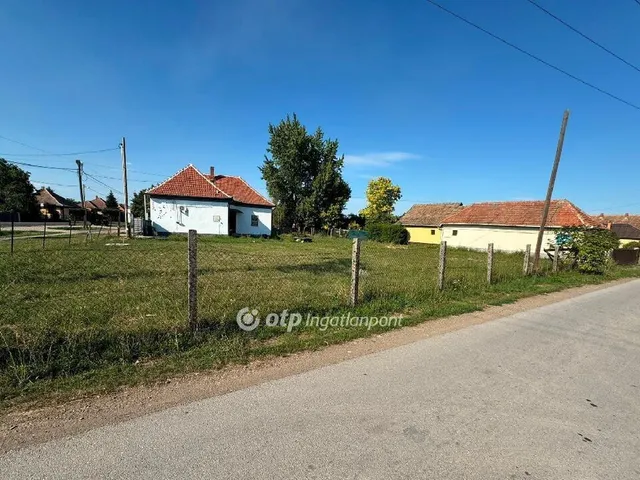 Eladó telek Poroszló 569 nm