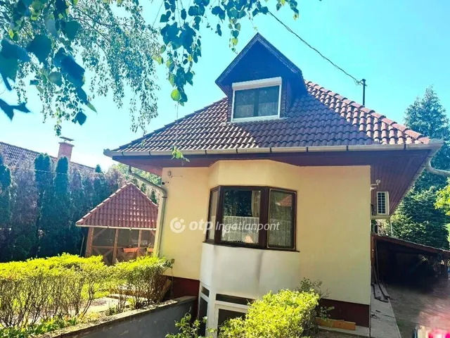 Eladó ház Tiszafüred 206 nm