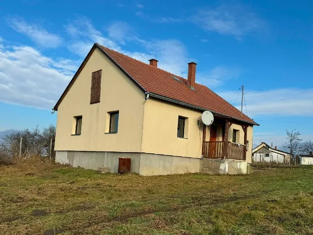Eladó ház Tiszaszőlős 66 nm