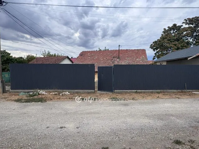 Eladó ház Tiszafüred, Tiszavég 35 nm