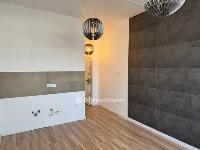 Eladó lakás Budapest XXI. kerület, Gyártelep 32 nm